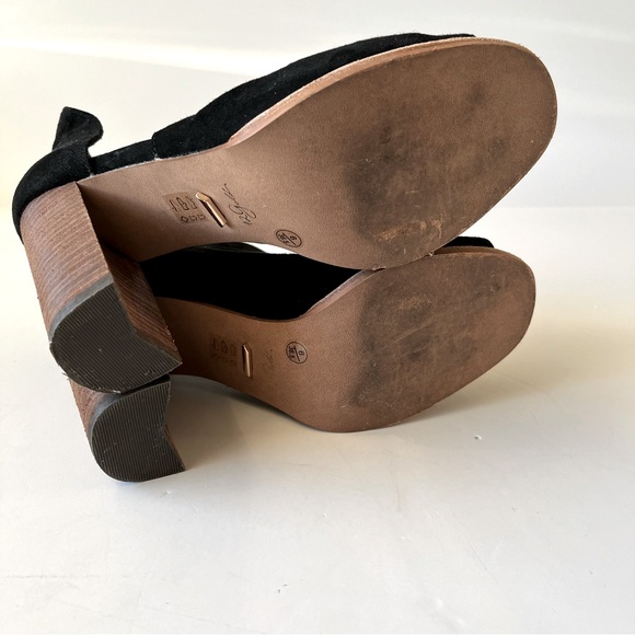 42 Gold Black Suede Heeled Peep Toe Ankle Booties Size 6 - Picture 14 of 14